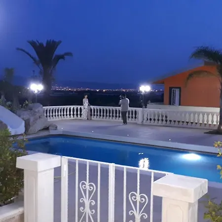 Casa Vacanza Nel Giardino Delle Vigne 펜션 *